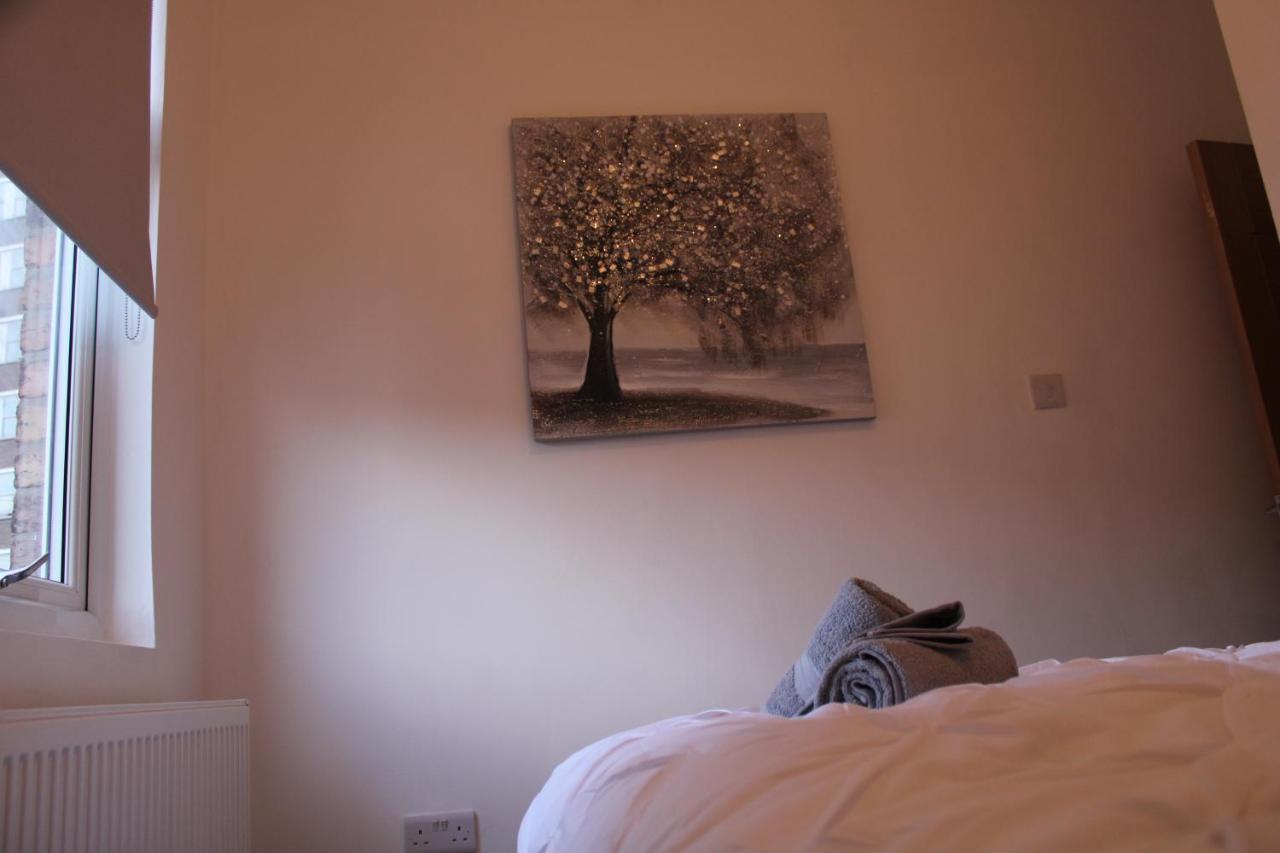 Beautiful, Spacious, Old Trafford Home Manchester Bagian luar foto