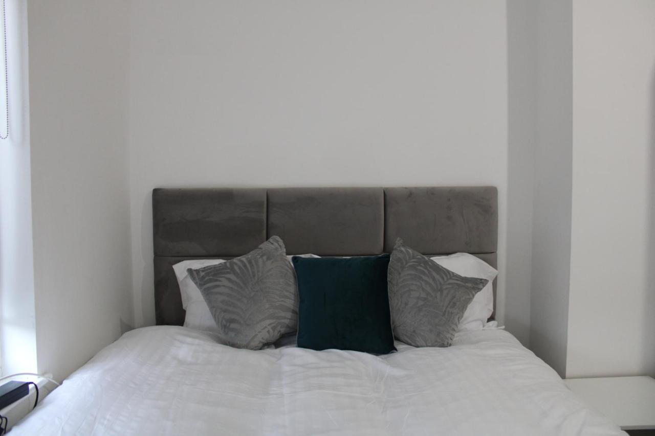 Beautiful, Spacious, Old Trafford Home Manchester Bagian luar foto