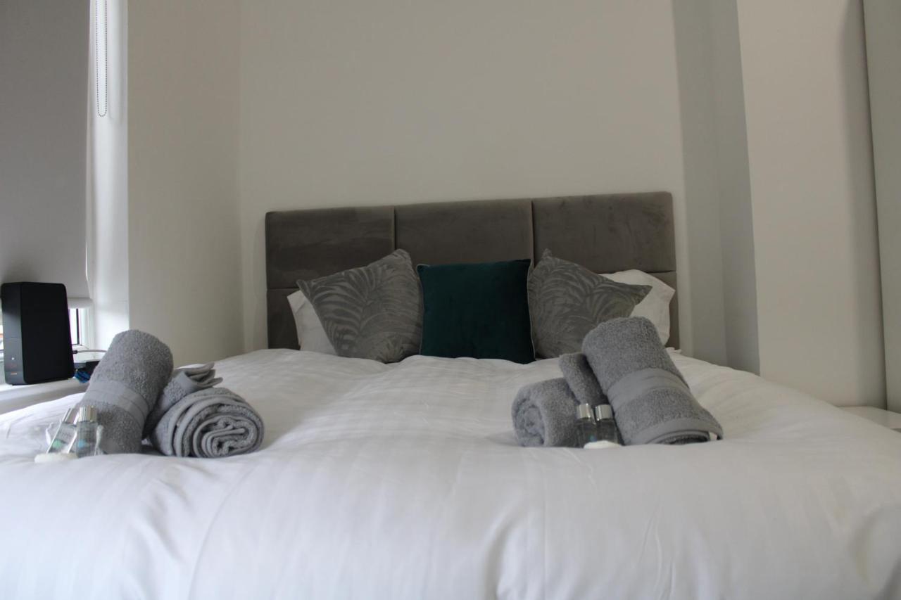 Beautiful, Spacious, Old Trafford Home Manchester Bagian luar foto